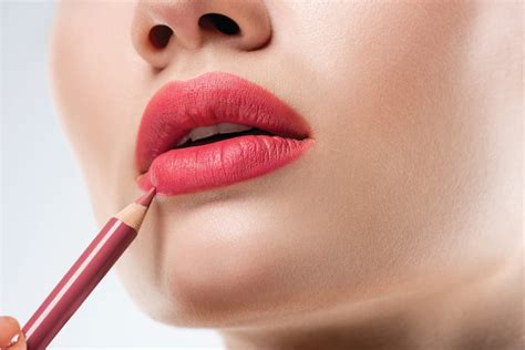 How to Sharpen a Lip Liner 